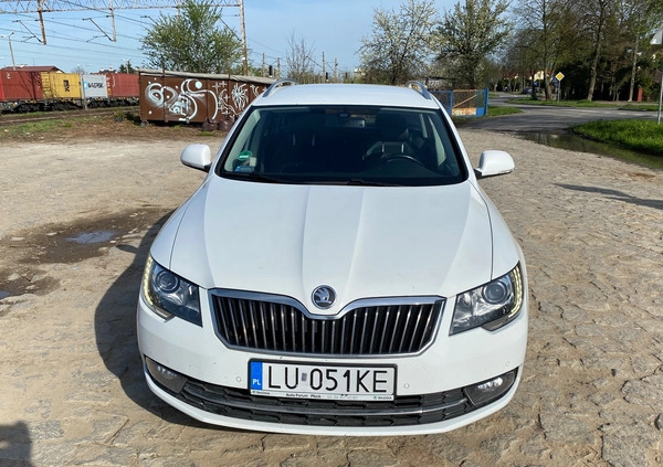 Skoda Superb cena 46600 przebieg: 263000, rok produkcji 2014 z Lublin małe 67